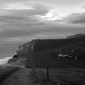 Chemin sur les falaises en noir et blanc - France  - collection de photos clin d'oeil, catégorie paysages